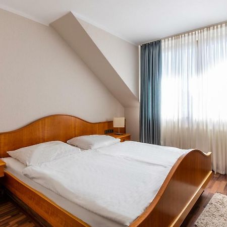 Hotel Garni Zum Dorfbrunnen Bornheim  Kültér fotó